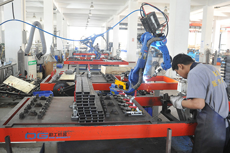 河南星達醫療設備制造有限公司自動焊接機器人